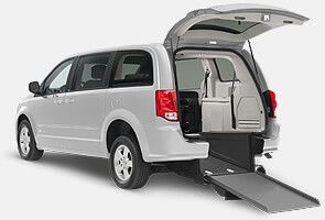 Chrysler-Power-Rear-Entry-BraunAbility